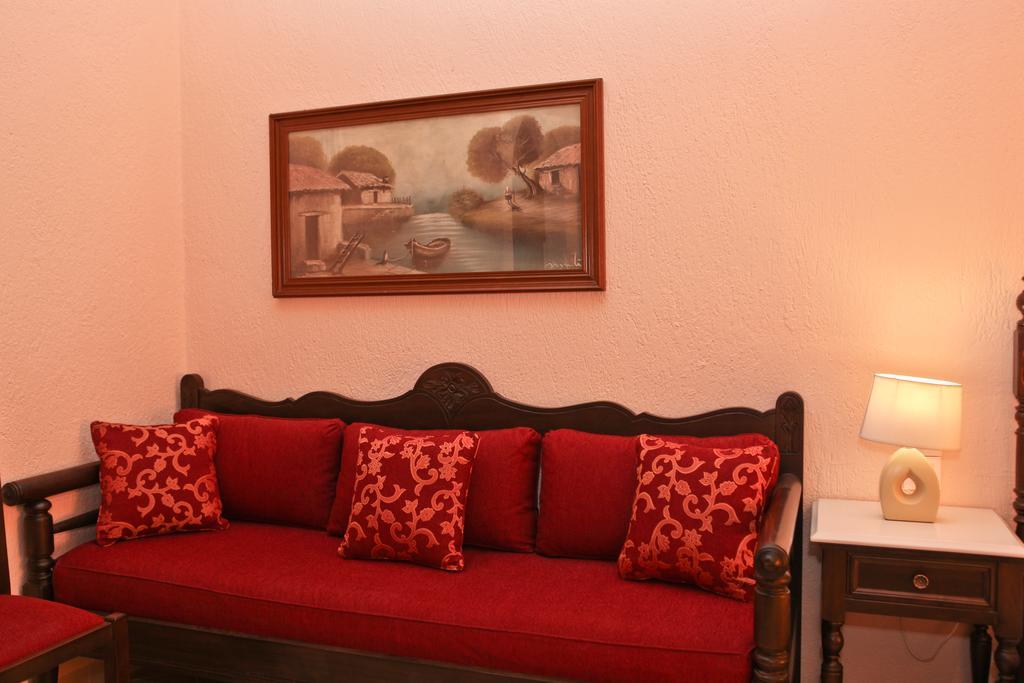 Maria Studios Neo Klima Luaran gambar