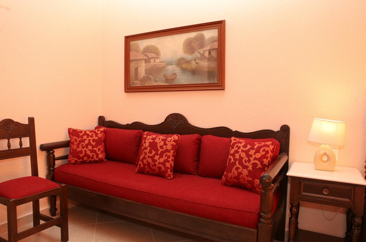 Maria Studios Neo Klima Luaran gambar